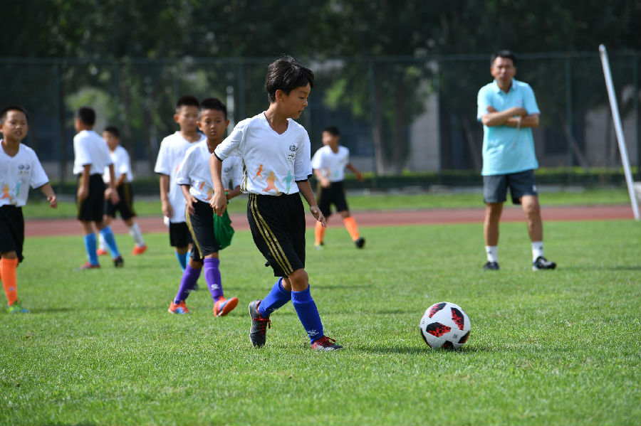 筑夢足球 薪火相傳 一汽-大眾青少年足球訓練營天津站火熱開營(圖8)