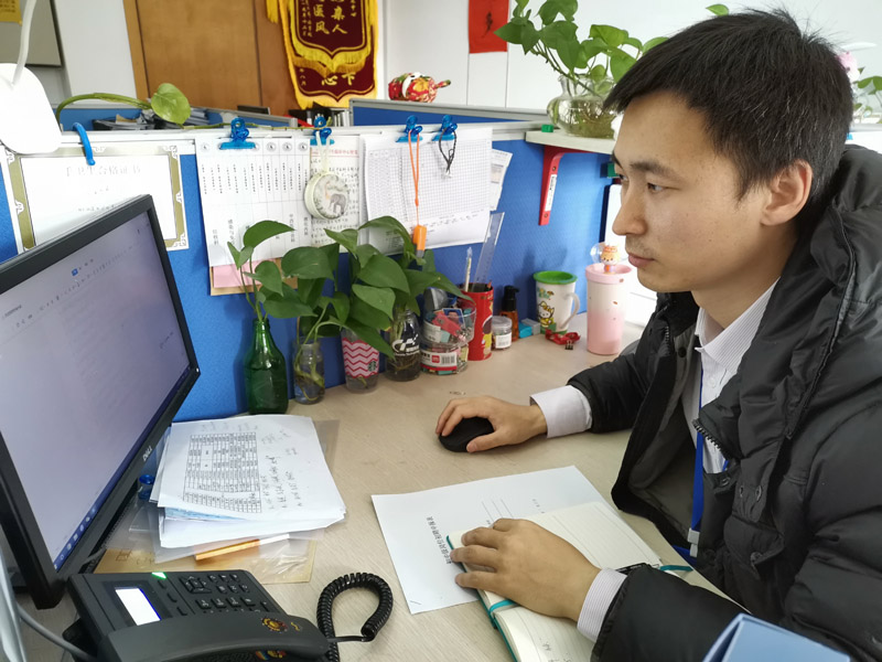 錘煉意志 輕裝上陣——黨員干部在一線磨礪閃光故事(圖5)