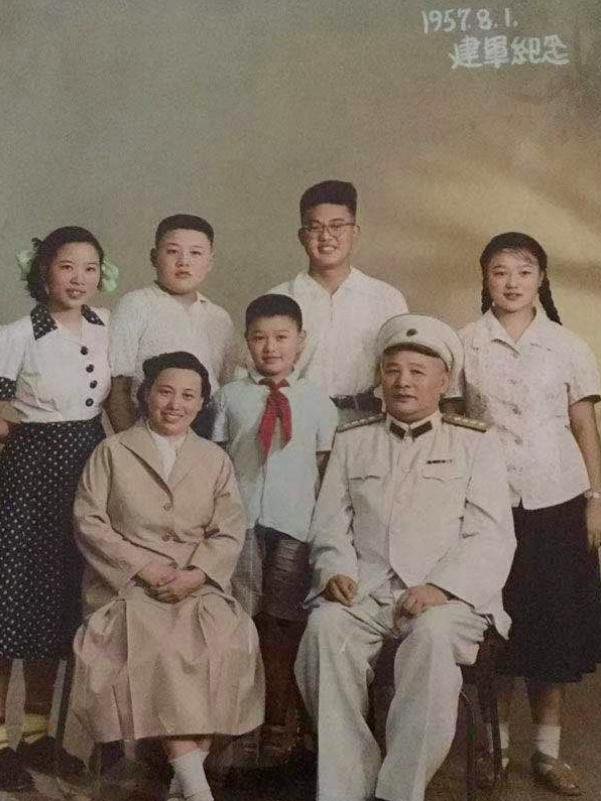 【HEF黨建小課堂100講】第六十一講：眼睛被子彈擊穿，全身17處彈痕，硬是走完了萬里長征……(圖9)