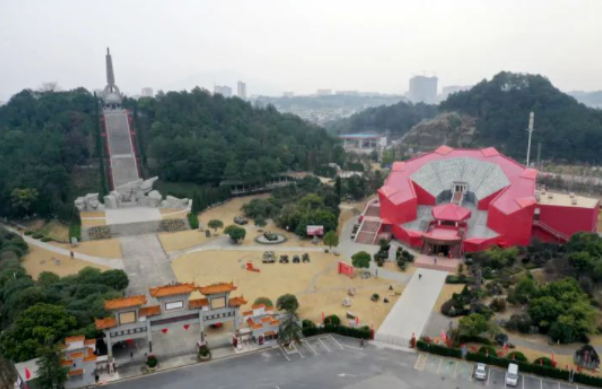 【HEF黨建小課堂100講】第六十二講：一口井里有100多紅軍戰士遺骸，他們犧牲時只有15至25歲！(圖8)