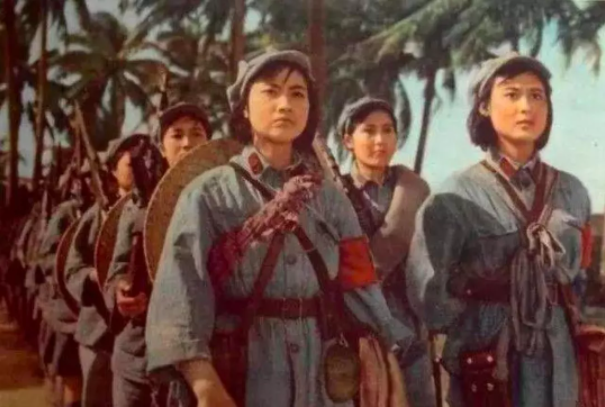 【HEF黨建小課堂100講】第八十四講：蓋芭蕉葉睡覺，背著嬰兒行軍，她們是真實的“紅色娘子軍”……(圖2)
