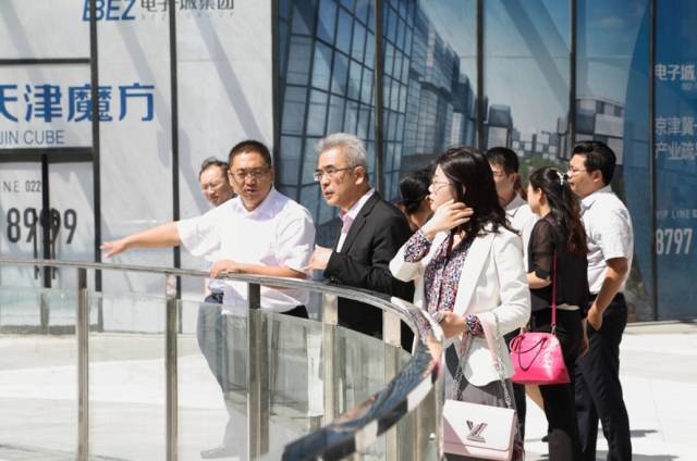 產(chǎn)業(yè)集聚 聯(lián)合創(chuàng)新——總部企業(yè)(京津冀)創(chuàng)新產(chǎn)業(yè)協(xié)同發(fā)展座談(圖12) 產(chǎn)業(yè)集聚 聯(lián)合創(chuàng)新——總部企業(yè)(京津冀)創(chuàng)新產(chǎn)業(yè)協(xié)同發(fā)展座談(圖12)