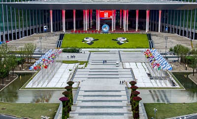 緊跟習大大腳步，聯(lián)合會陪同朝陽區(qū)政府領(lǐng)導參觀進博會國家館(圖11)