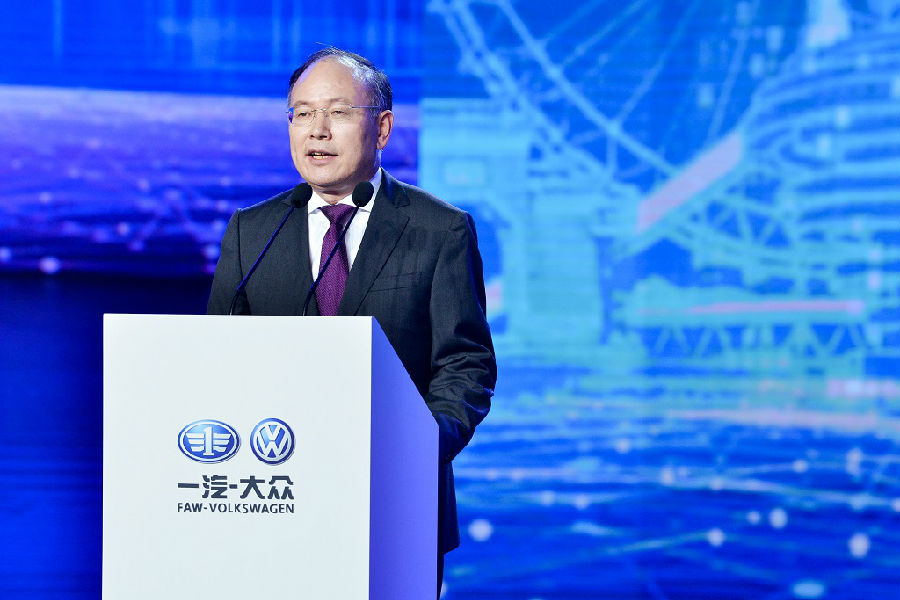 3、中國第一汽車集團有限公司董事、總經理、黨委副書記奚國華致辭.jpg 讓精效 從津始 一汽-大眾華北基地建成投產(圖3)