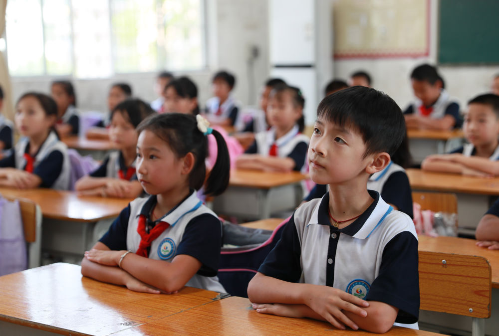 先鋒模范 | 15年堅守，她讓山區學校響起瑤鼓與歌聲(圖4)