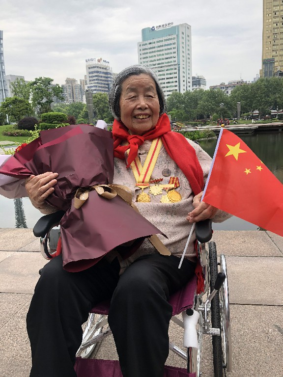 先鋒模范 | 身經百戰的女英雄楊壽蘭： 南征北戰不懼艱險　歲月靜好感念黨恩(圖5)